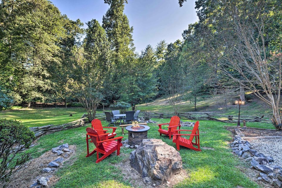Daltuns Ranch with Hot Tub Game Room Firepit Family Friendly House in Bent Creek