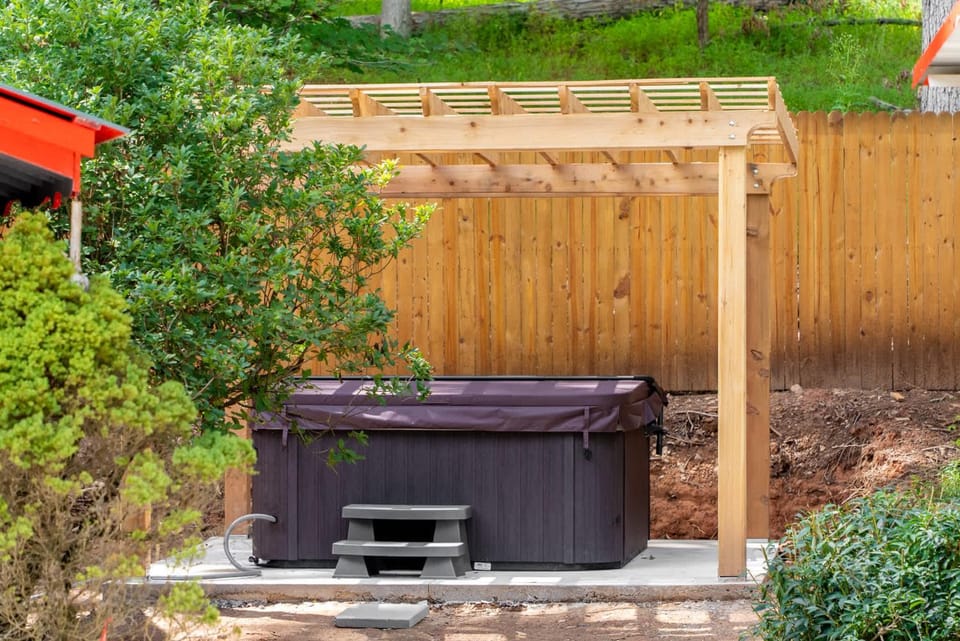 Daltuns Ranch with Hot Tub Game Room Firepit Family Friendly House in Bent Creek