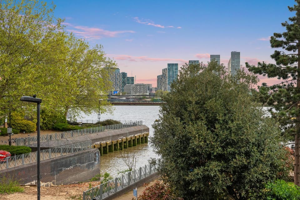 Nearby landmark, Day, City view, River view