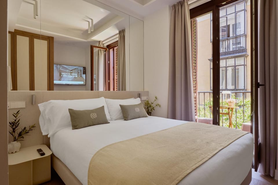 Bed, Balcony/Terrace, Bedroom