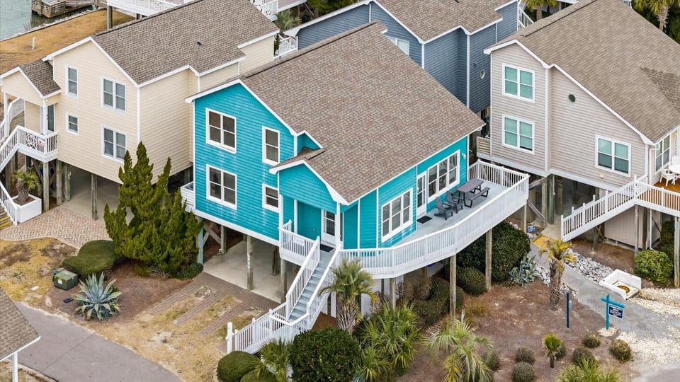 Beach Pool & Dock Access - Summer Availability House in Ocean Isle Beach