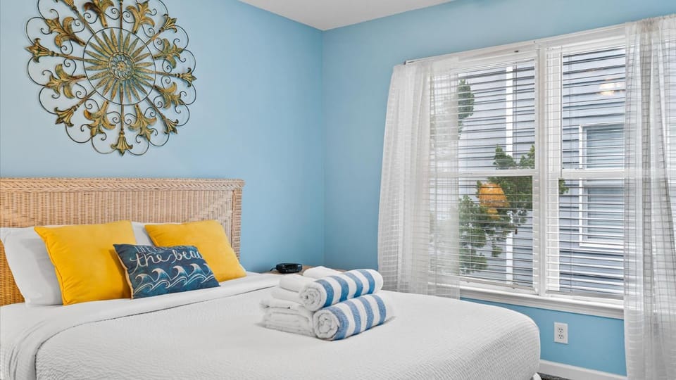 Beach Pool & Dock Access - Summer Availability House in Ocean Isle Beach