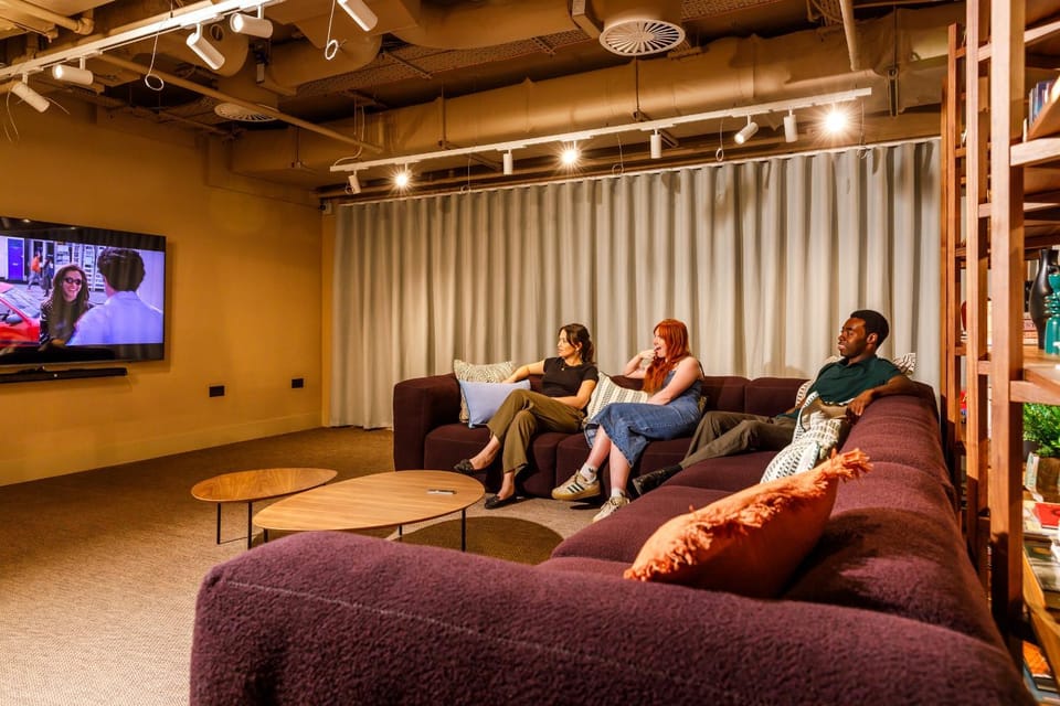 Communal lounge/ TV room