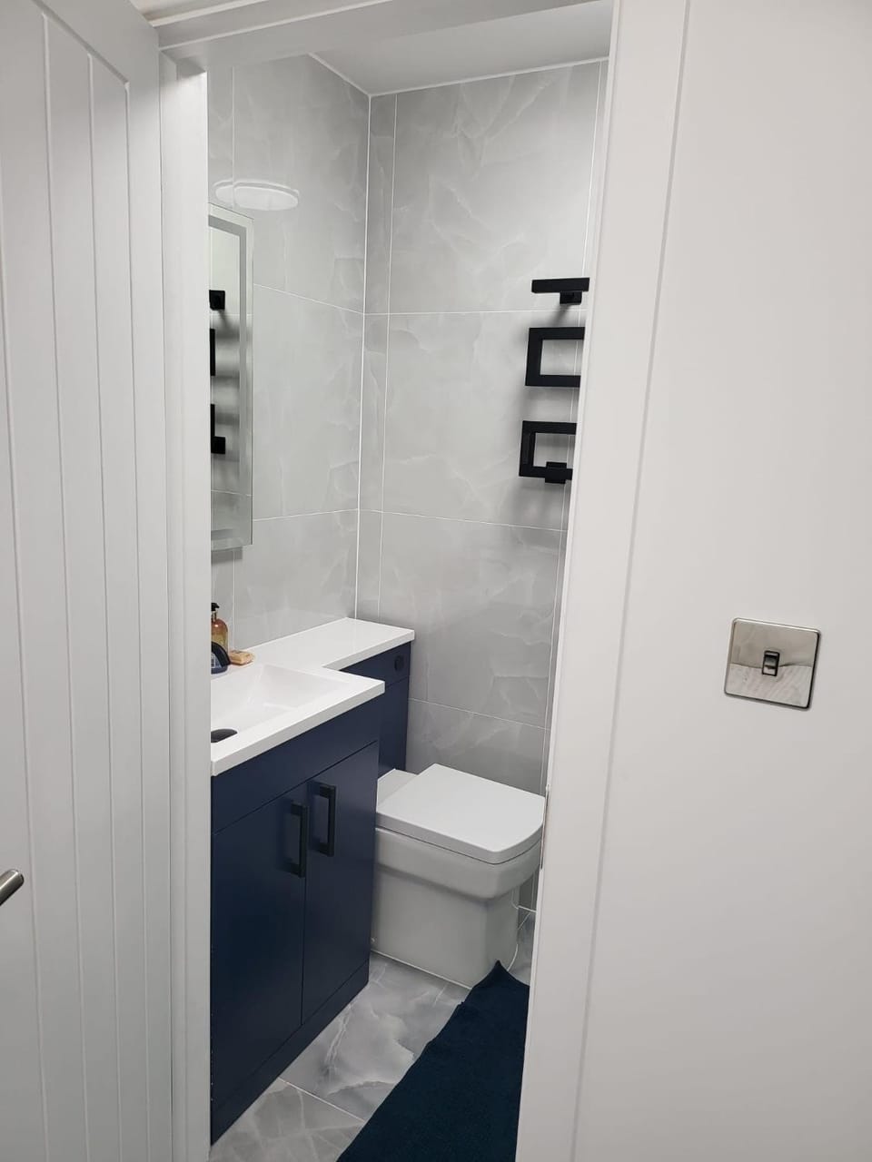 Modern Ensuite Room in Andover, Hampshire Bed and Breakfast in Andover