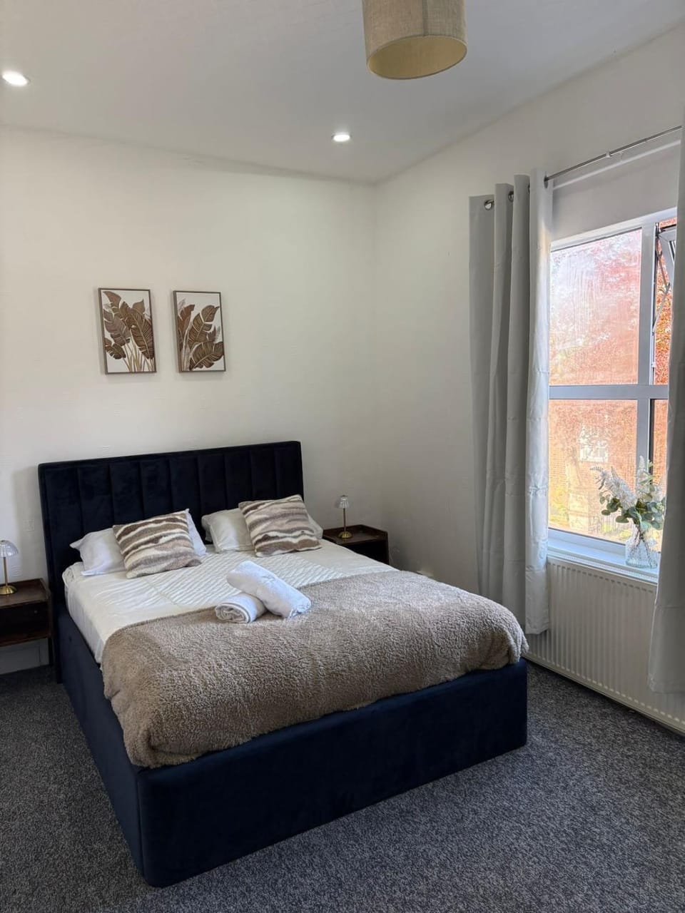 3 bed house in Telford close to hospital, Wellington Station with free parking, Netflix ideal for CONTRACTORS AND FAMILIES House in Telford
