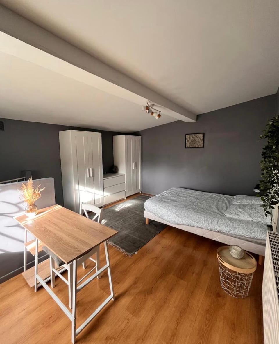 Maison en colocation, 2 salles de bains & WC, Wifi, Parking, proche CHU & Limoges Vacation rental in Limoges