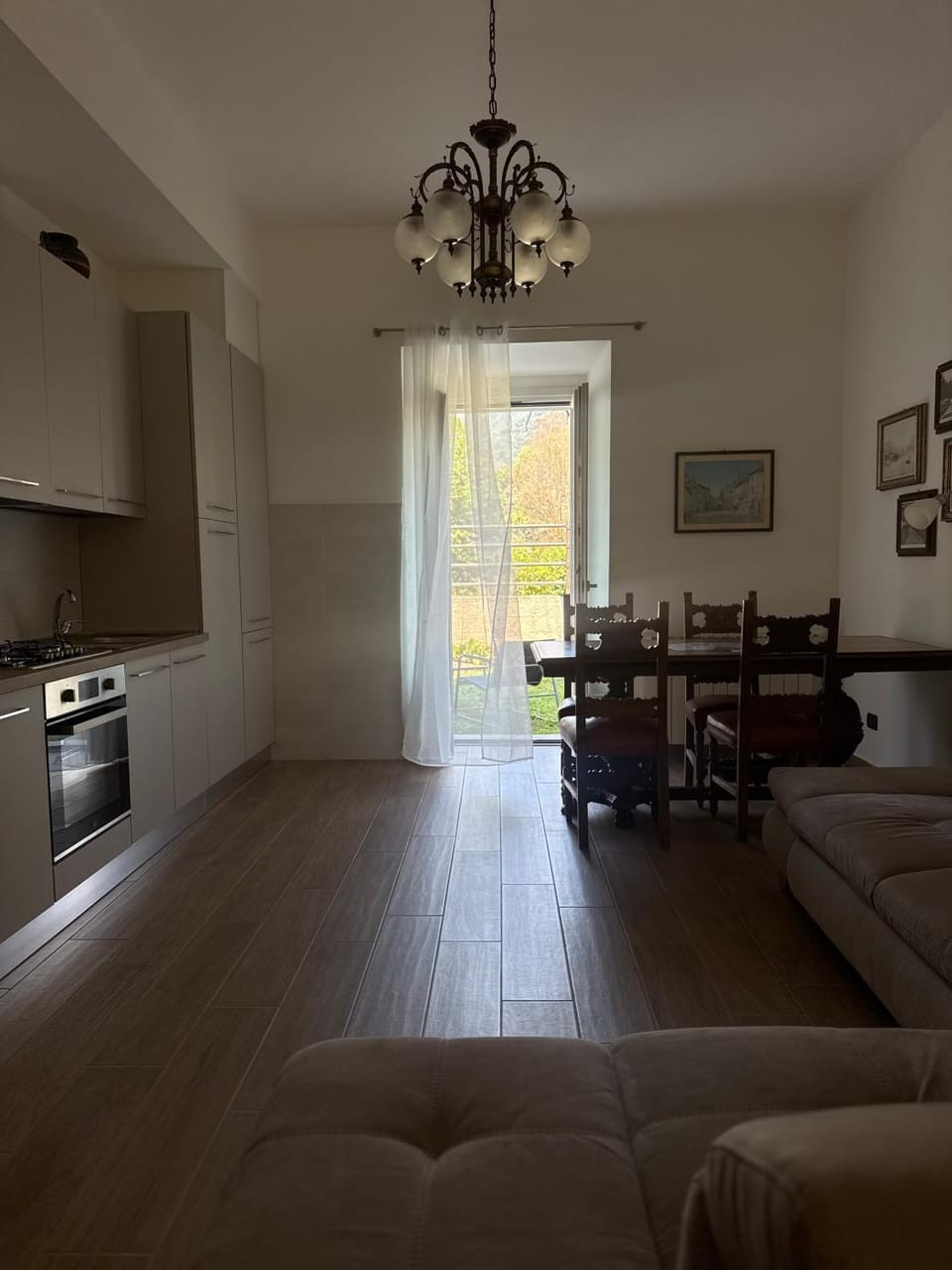 Gaia House with Parking Free Apartment in Como