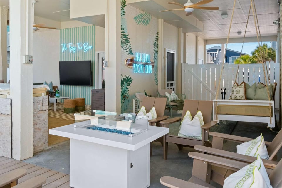 OIB Retreat Pool Hot Tub Golf Lounge Yoga Room House in Ocean Isle Beach