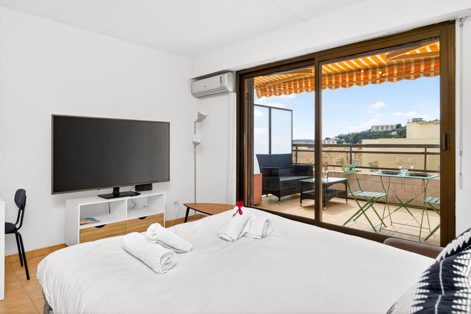 Charmant studio avec terrase et climatisation Apartment in Menton