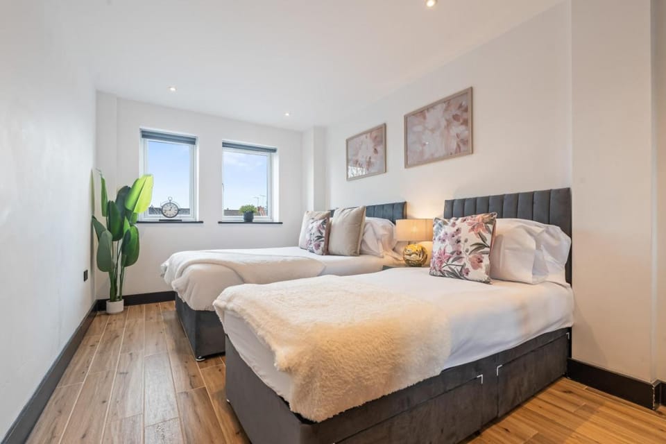 2 Bedroom Flat - Sleeps 5 - N Finchley - Tube Apartment in London