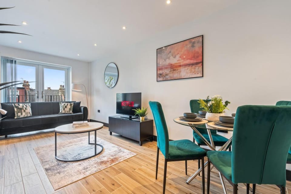 2 Bedroom Flat - Sleeps 5 - N Finchley - Tube Apartment in London