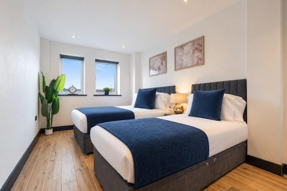 2 Bedroom Flat - Sleeps 5 - N Finchley - Tube Apartment in London