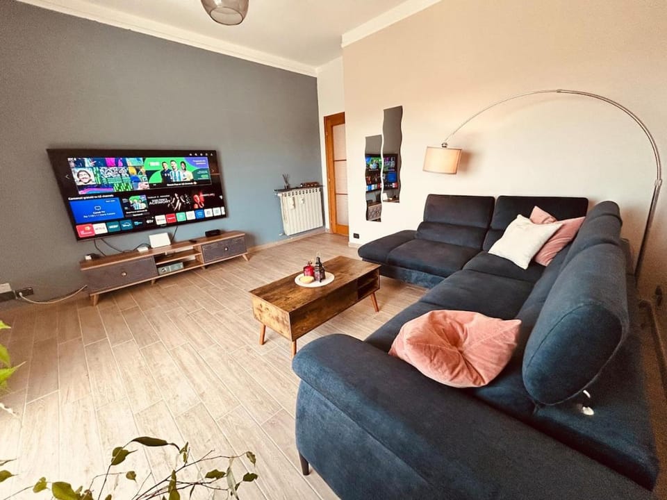 Panoramic Terrace & Sea View Flat with Free Parking Apartment in Genoa