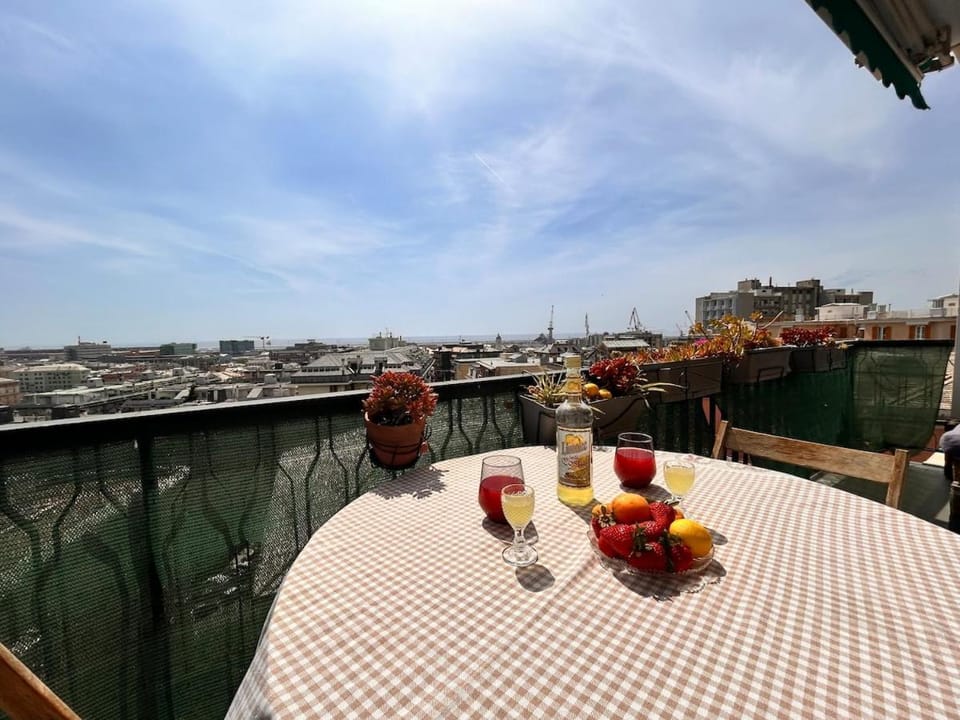 Panoramic Terrace & Sea View Flat with Free Parking Apartment in Genoa