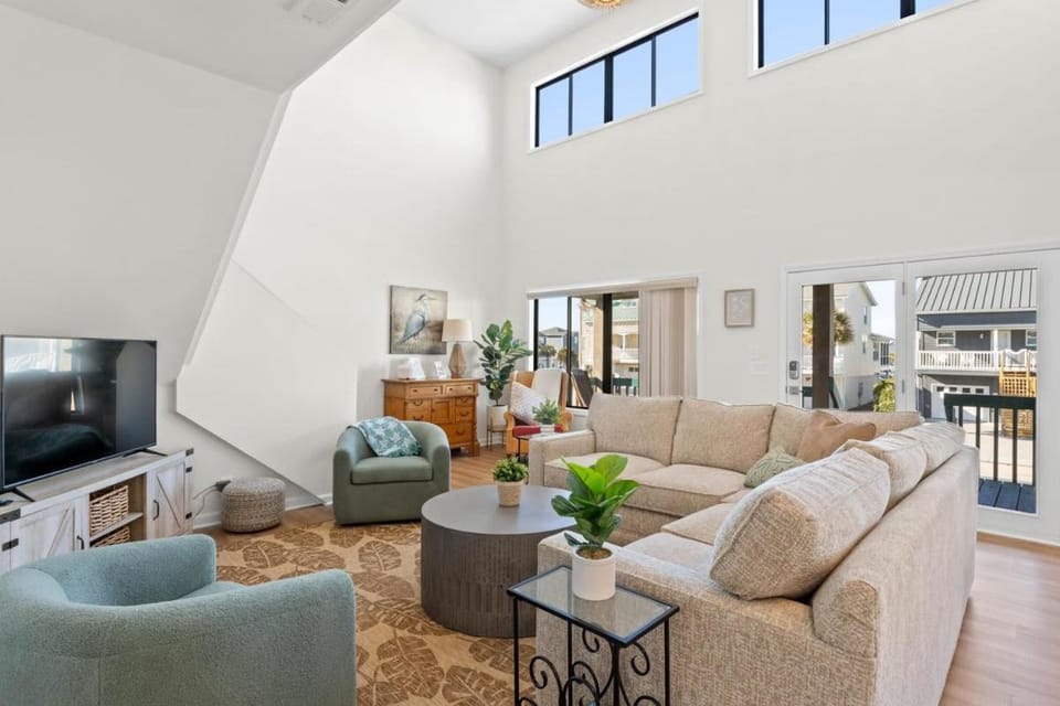Pet Friendly Beach Walk Retreat with Private Pool House in Ocean Isle Beach