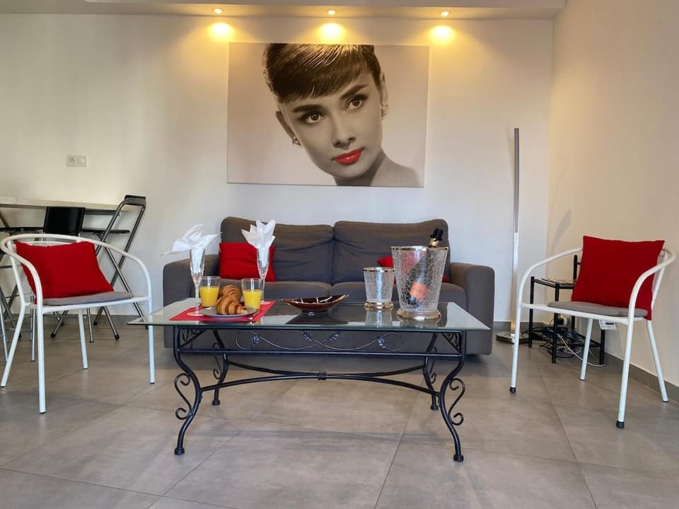 A Stunning Apartment Located In The Centre Of Town Apartment in Antibes