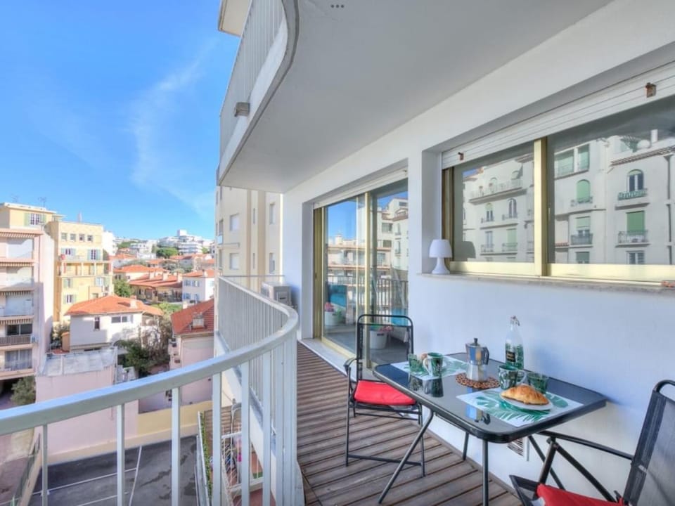 A Stunning Apartment Located In The Centre Of Town Apartment in Antibes