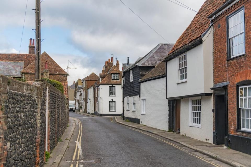 Crafters Cottage House in Sandwich