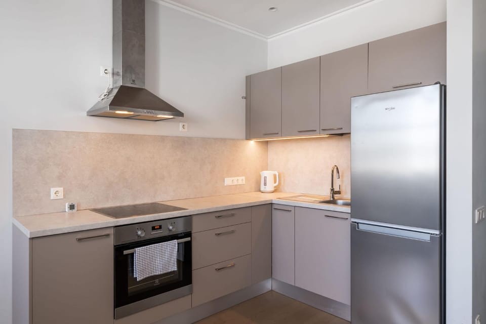 Kitchen or kitchenette, oven, pet friendly, stove