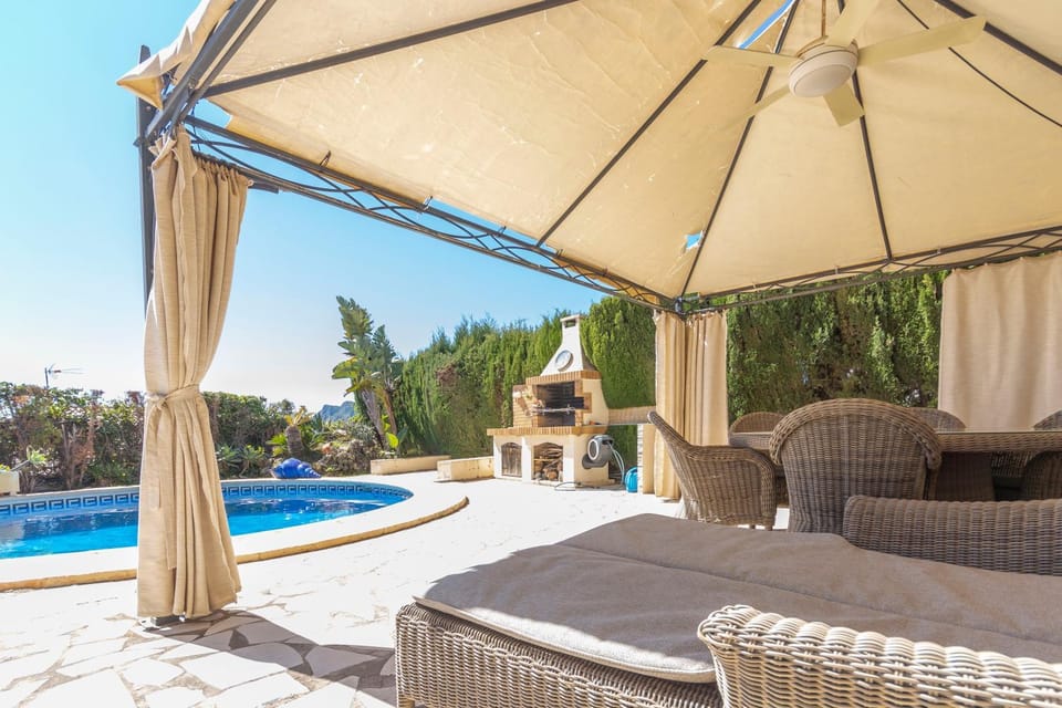BBQ facilities, Seating area, Swimming pool