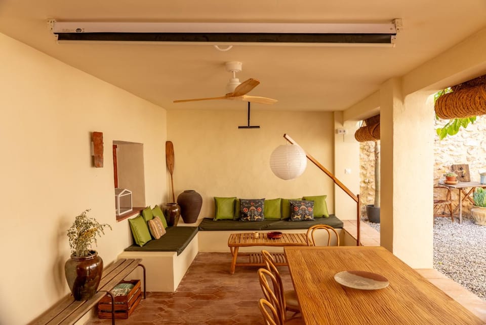 Off site, Balcony/Terrace