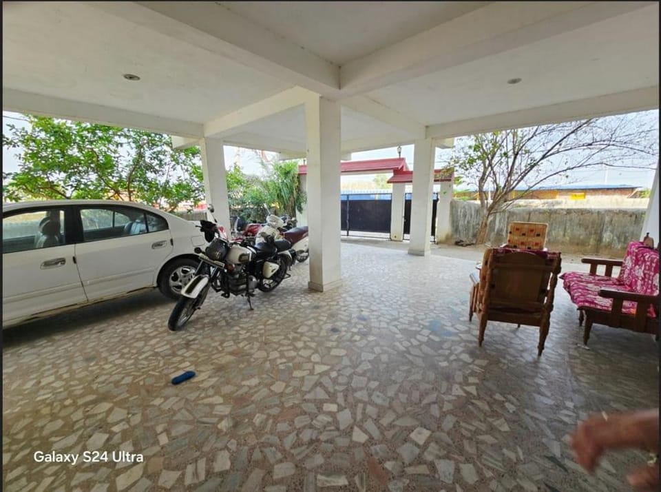Prime 2BHK Near Ring Road Spacious Family frdly Apartment in India