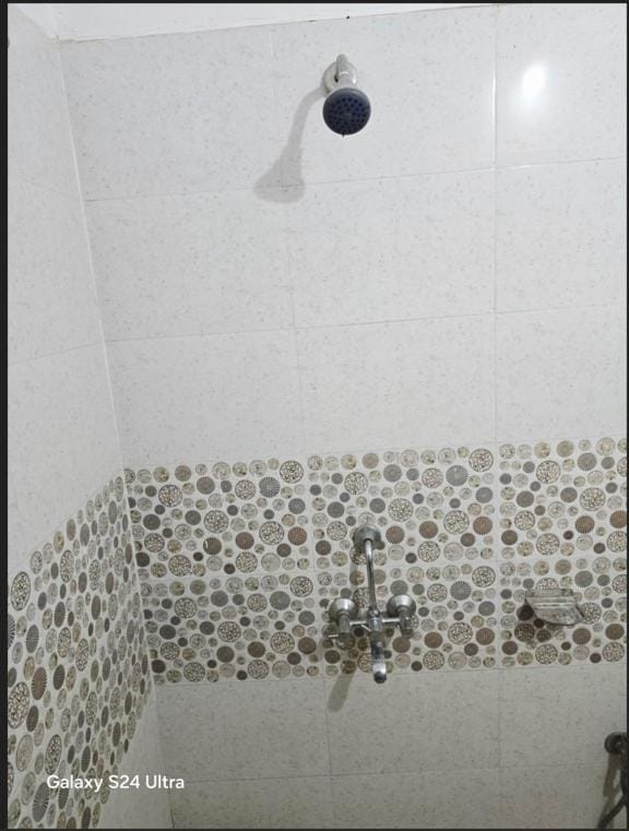Prime 2BHK Near Ring Road Spacious Family frdly Apartment in India