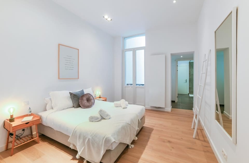Bed, Bedroom