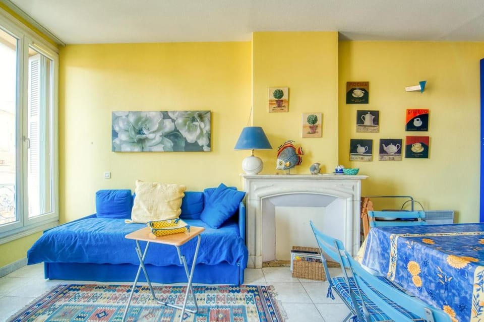 Bright two-room apartment with terrace in Jean-Médecin Apartment in Nice