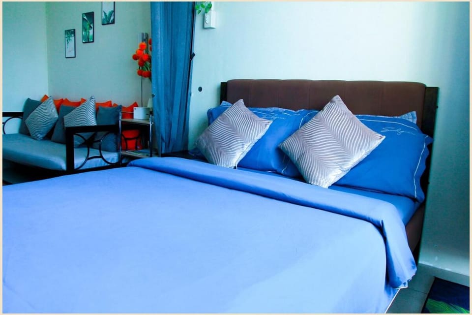 Breeze Lower Penthouse Apartment in Pasay