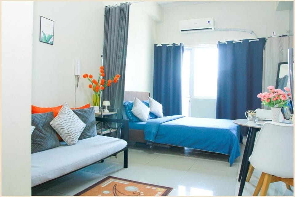 Breeze Lower Penthouse Apartment in Pasay