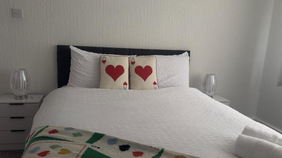 Royal Card Room, sheared house Vacation rental in Bristol