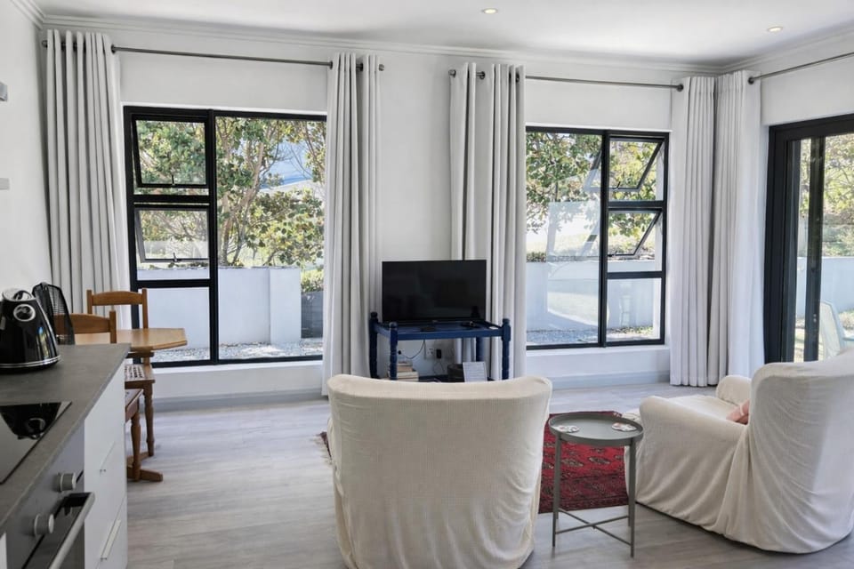 Brackenridge Garden Cottage Apartment in Plettenberg Bay