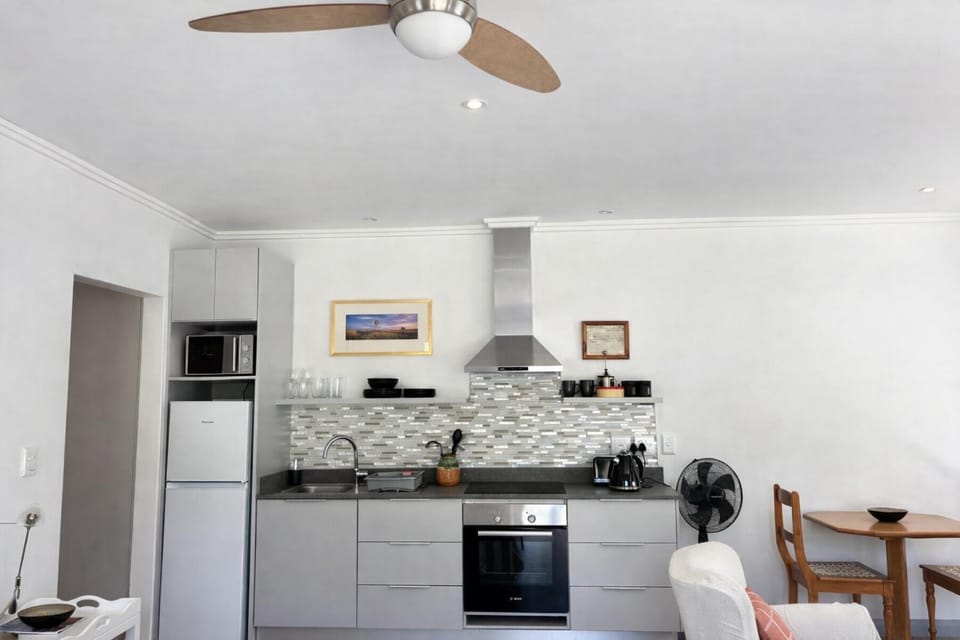 Brackenridge Garden Cottage Apartment in Plettenberg Bay
