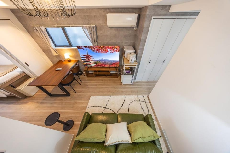 Within walking distance of Nakameguro, 6 mins by Shibuya Train, 7 mins on foot from Yutenji Station, 1 min on foot to a supermarket, Long-term stays, Max 4 people Apartment in Japan