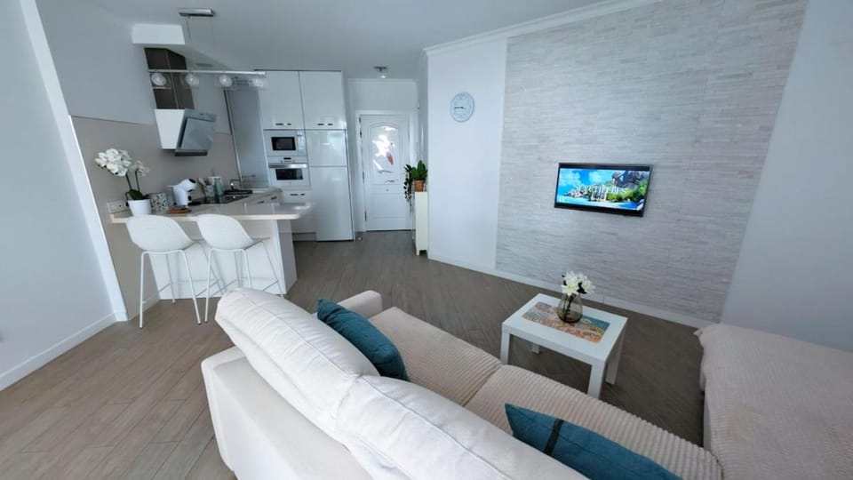 Modern Beachfront 1BR Apartment Calahonda Apartment in Sitio de Calahonda