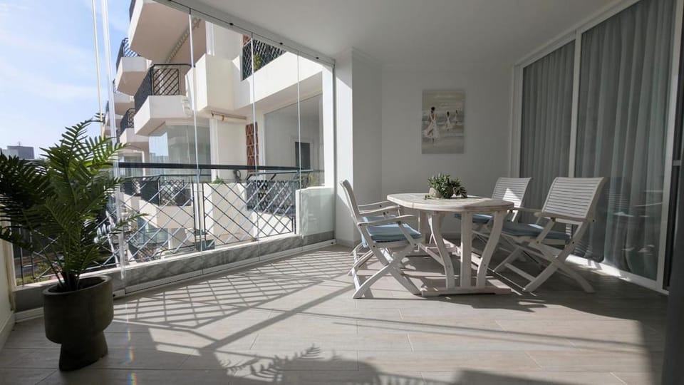 Modern Beachfront 1BR Apartment Calahonda Apartment in Sitio de Calahonda