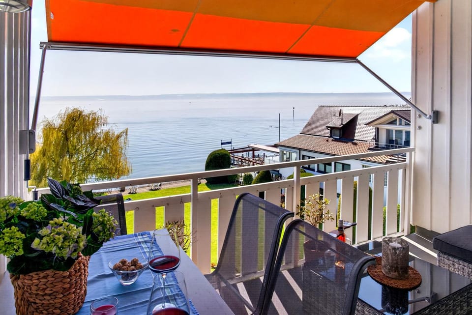 Balcony/Terrace, Garden view, Lake view, Mountain view