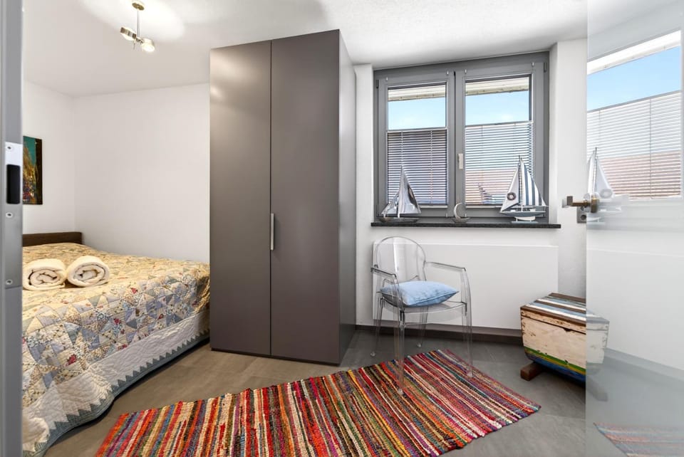 Bedroom, wardrobe