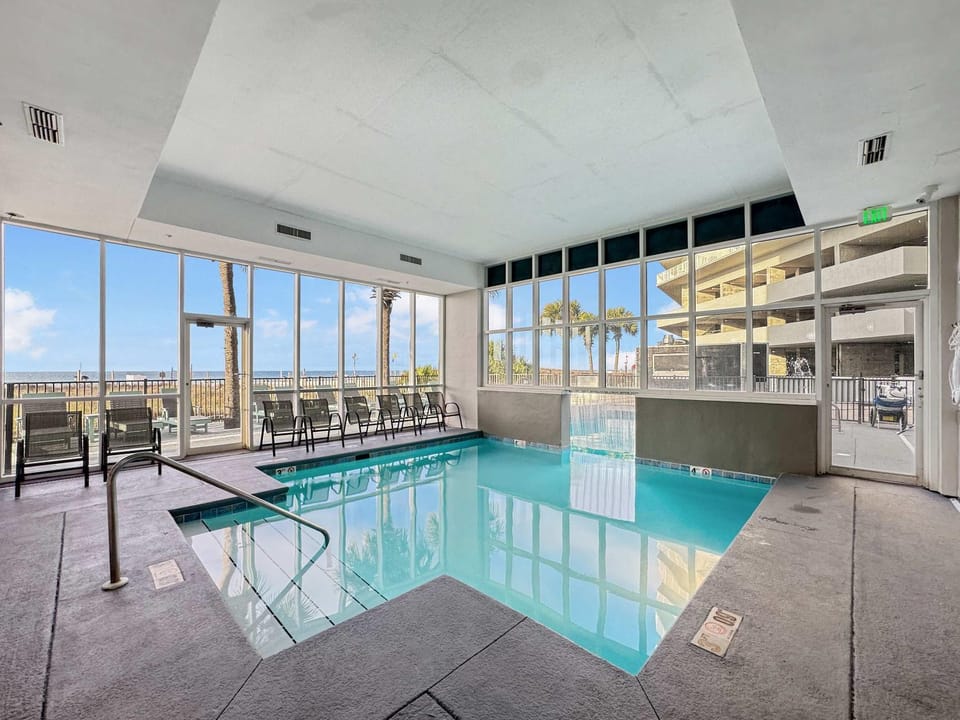 Beachfront Condo Free Activities Splash Pad House in Gulf Shores