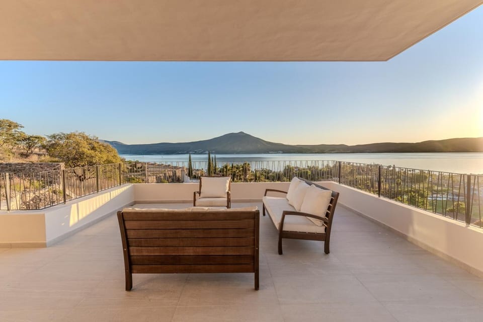 Casa Ambar Luxury Lake View Villa Pool Design House in Chapala