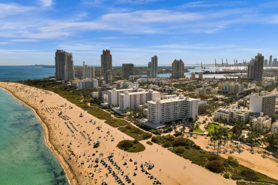 Modern 2 BDR South Beach Condo by Ocean Drive 404 Apartment in Flamingo Lummus