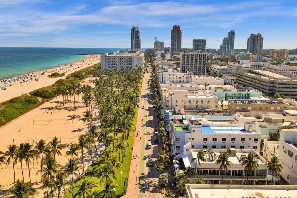 Spacious South Beach Gem Steps to the Beach 402 Apartment in Flamingo Lummus