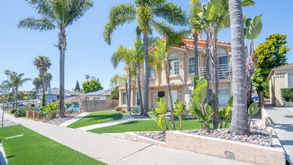 Sunny Pacific Beach Retreat Near the Ocean and Bay House in Mission Bay