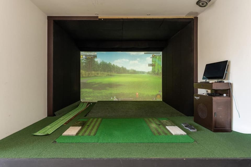 Apple Grove - Hot Tub, Sauna, Virtual Golf and Gym! House in Poole