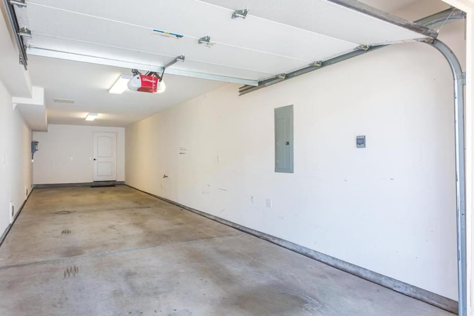 Perfect Beach Condo, Walk to Ocean, Garage Parking House in Mission Bay