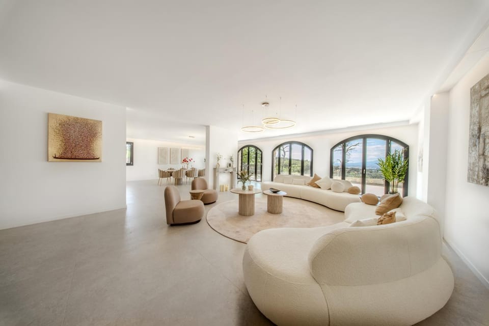 Panoramic-View Villa, 5 En-Suites, Pool, Sleeps 10 Villa in Villefranche-sur-Mer