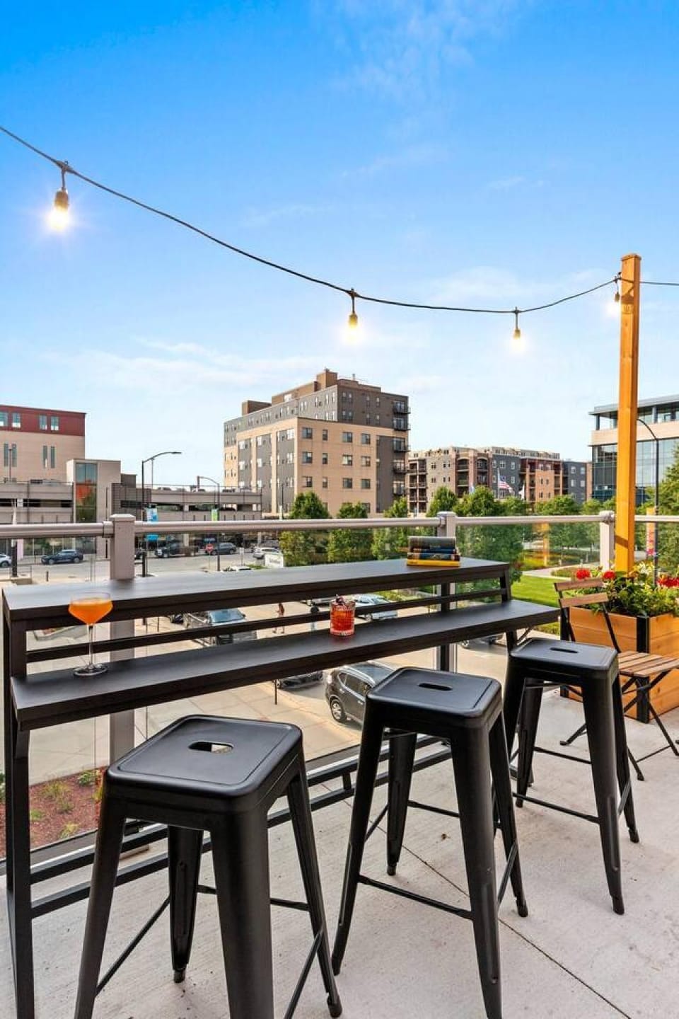 The Urban Palette (Downtown GB and KI Convention) Apartment in Green Bay