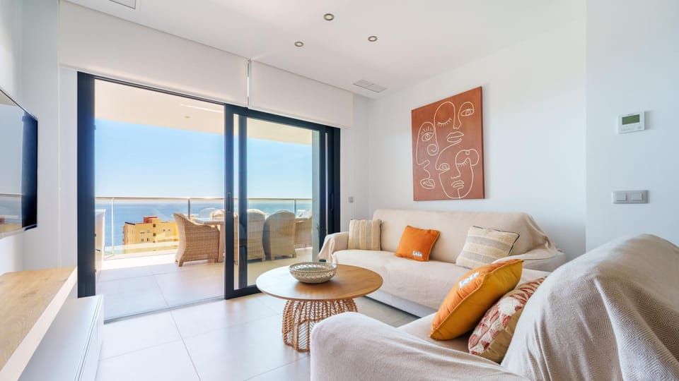 TV and multimedia, View (from property/room), Balcony/Terrace, Living room, Sea view