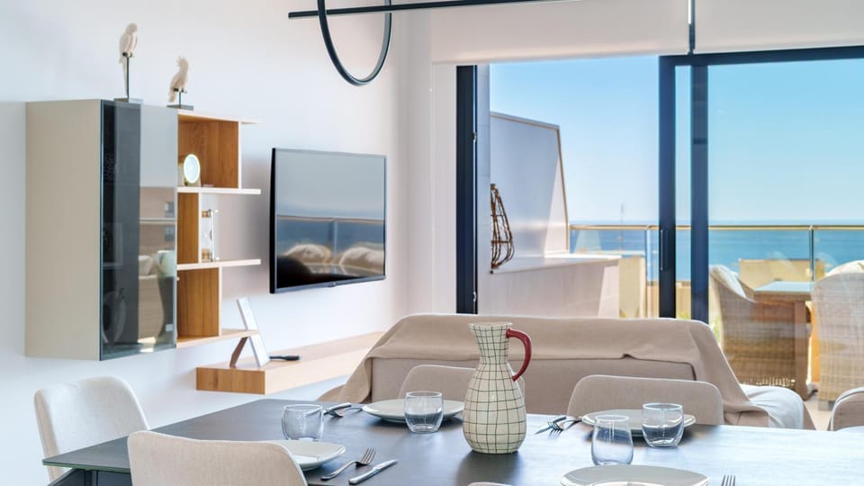 Living room, Dining area, Sea view